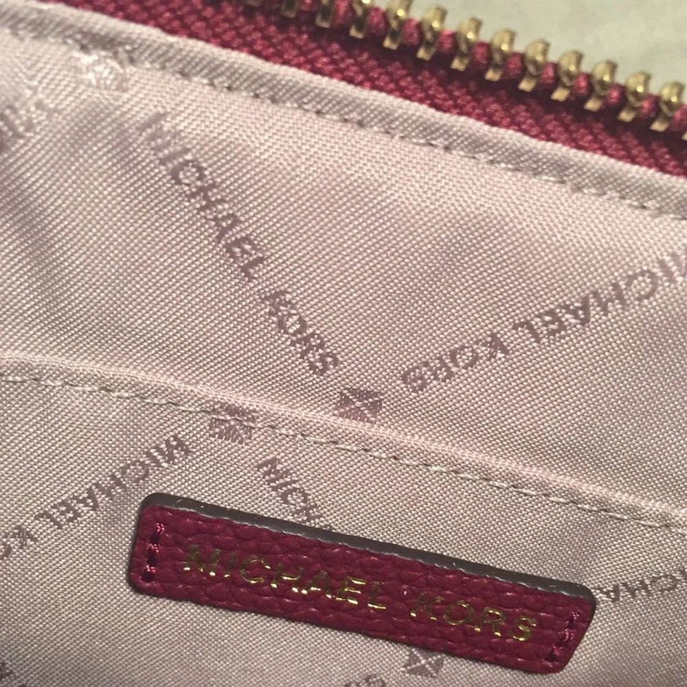 Michael Kors Mulberry Jet Set Travel XL Zip Clutch New